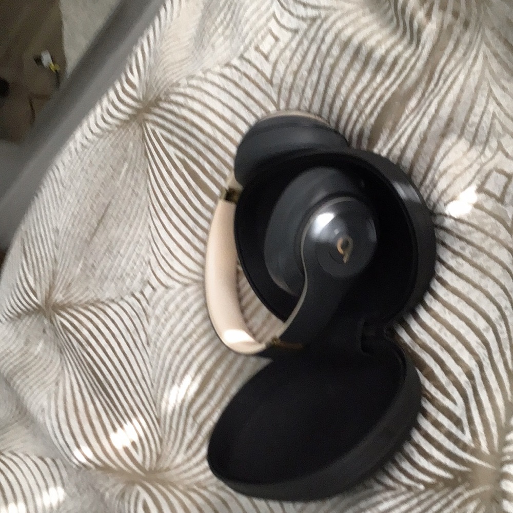 Beat by Dre studio wireless 3